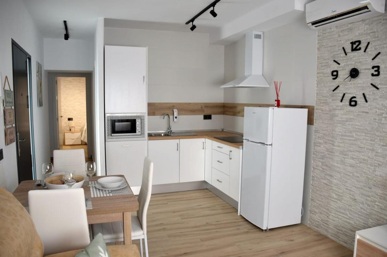 Alojamientos Lola, Suite Con Jacuzzi Benalup-Casas Viejas Exteriör bild