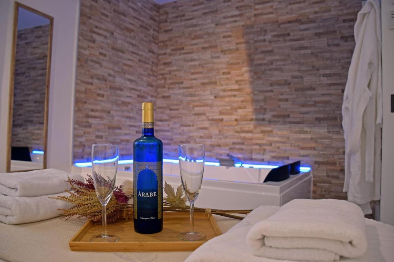 Alojamientos Lola, Suite Con Jacuzzi Benalup-Casas Viejas Exteriör bild